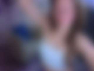 Live cam show with Datsi-Benson - Nipple Play on Camming Site