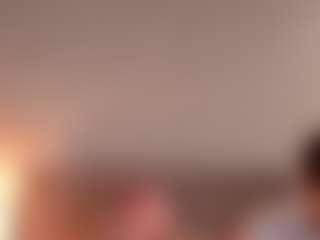Live cam show with Polly - Blue Eyes on StripNow