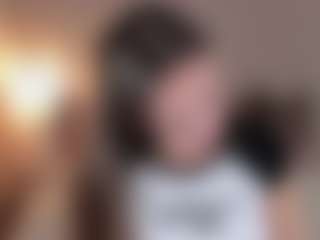 Live cam show with Polly - Petite on xDating