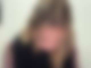 Live cam show with UlrikeLagrange - Athletic Asian on UwU Esports