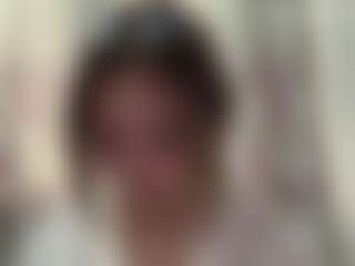 Live cam show with UlrikeLagrange - Oil on Latina Girls