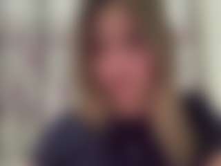 Live cam show with UlrikeLagrange - Asian Public on livesuperchat.net