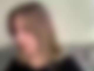 Live cam show with UlrikeLagrange - Asian Teen (18+) on livesuperchat.net