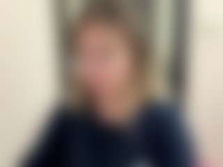 Live cam show with UlrikeLagrange - Brown Eyes Asian on livesuperchat.net