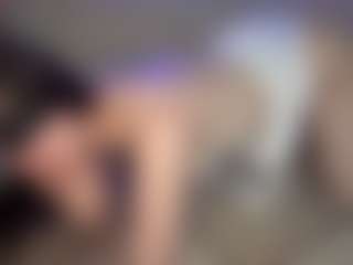 Live cam show with Mikki - Seduction on CamClone