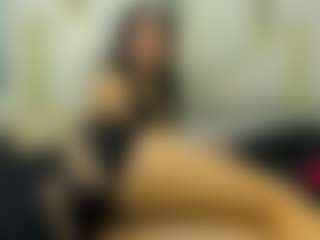 Live cam show with Rosse - Kisses on Gym Cam Girls