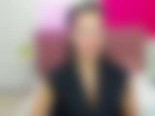 Live cam show with KiraSteel - Brown Hair MILF on TeamSkeetLive