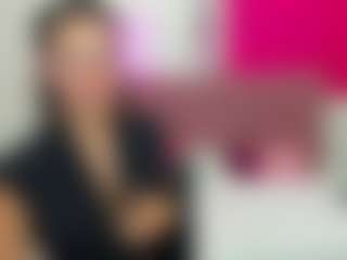 Live cam show with KiraSteel - New Big Ass on TeamSkeetLive