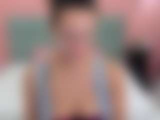 Live cam show with KiraSteel - Skinny MILF on Free Soda