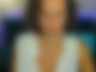 Live cam show with KiraSteel - Average on Milfs Live