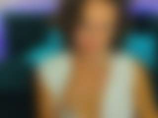 Live cam show with KiraSteel - Green Eyes on Camsoda