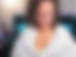 Live cam show with KiraSteel - Brown Hair on googirlz