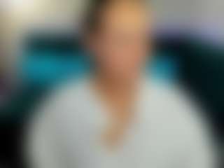 KiraSteel MILF webcam performer live streaming