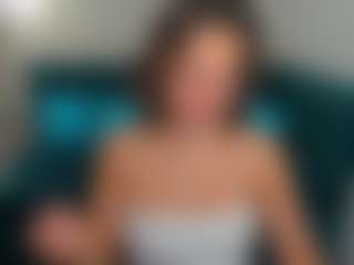Live cam show with KiraSteel - Average on sexylivex.com