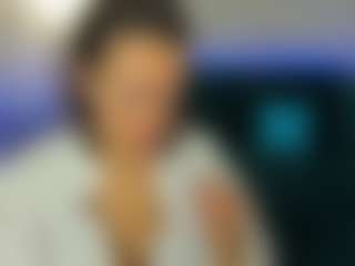 Show de cam en vivo con KiraSteel - Brown Hair en Camsoda