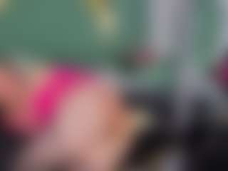 RoxanneBloom's Live Sex Cam Show