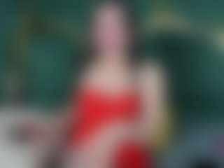 Live cam show with RoxanneBloom - Brown Hair on live.xbliss.ai