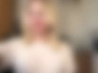 Live cam show with Eve - Blue Eyes on Fling VIP Chat