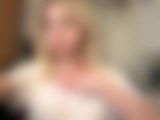 Live cam show with Eve - Blue Eyes on Uber Horny