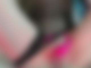 Live cam show with EllieRough - Athletic Amateur on Dolls Live