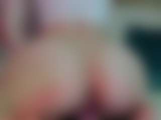 Live cam show with EllieRough - Butt Plug on Camsoda