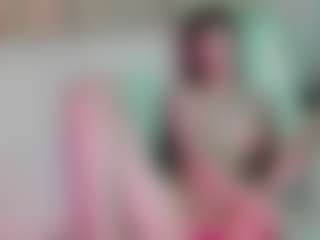 Live cam show with EllieRough - Brown Hair on CamwithHer