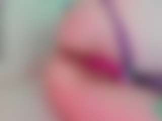Live cam show with EllieRough - Gray Eyes on Dolls Live