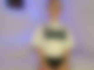 Emiora's Live Sex Cam Show