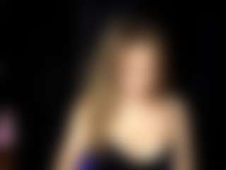 Live cam show with Emily - Flashing on StripNow