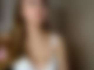 Live cam show with Emily - Blowjob Brown Hair on live18s.com