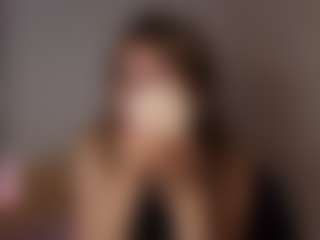 Live cam show with Emily - Flashing on xxxlivecams.org