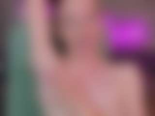Live cam show with Lucy - Green Eyes on Soda Cam