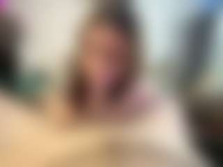 Spettacolo in cam dal vivo con Lucymuur - Cum su Camsoda