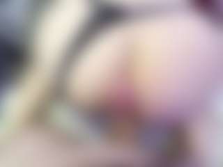 Live cam show with Lucymuur - Deepthroat on Camsoda