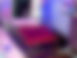 Live cam show with RoxyeSinner - Striptease MILF on Mixed Magazine Live
