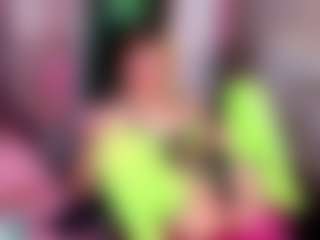 RoxyeSinner MILF webcam performer live streaming