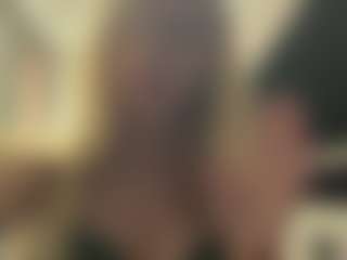 Live cam show with Dina - Genital Piercings on Hubzter Live