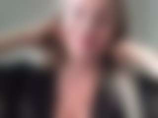 Show en direct avec chloekiss - Camel Toe sur Camsoda