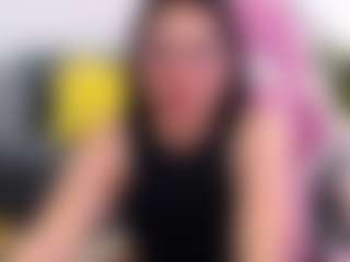 Live cam show with Nahia-Brm - Role Play on UwU Esports