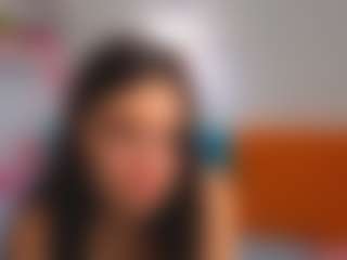 Live cam show with RefugioSlomba - Brown Hair on nudelive.tv