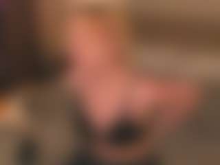 kikipeachhh's Live Sex Cam Show