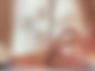 LuciWoolhouse MILF webcam performer live streaming
