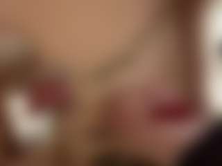 LuciWoolhouse MILF webcam performer live streaming