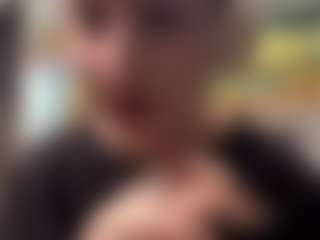 Live cam show with Kate - Green Eyes on Gym Cam Girls