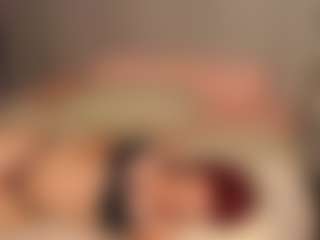 Live cam show with Red-RoxyFoxy - Smoking on Camsoda