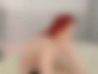 Live cam show with Red-RoxyFoxy - Brown Hair on CamSextacy