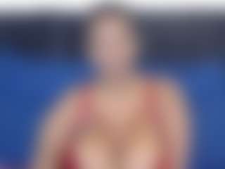 Live cam show with Tiarabae25 - Petite on AdultVida.com