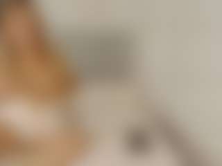 Live cam show with GoddesLyon - Full Nudity on Uber Horny