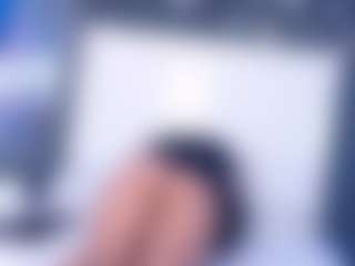Live cam show with HunterBella - New Small Tits on Gym Cam Girls