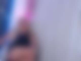 HunterBella MILF webcam performer live streaming